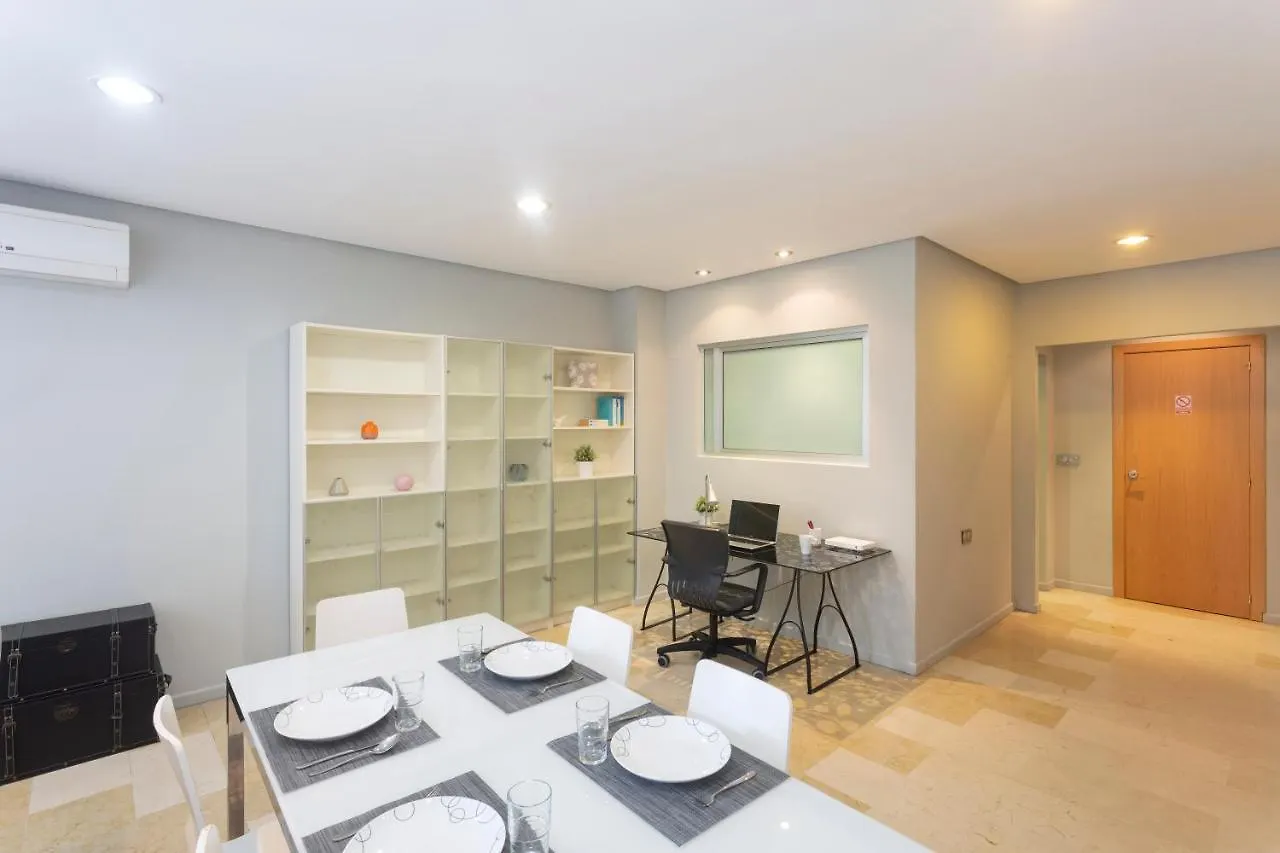 Menendez Pelayo Sevilla Urban 0*, 세비야